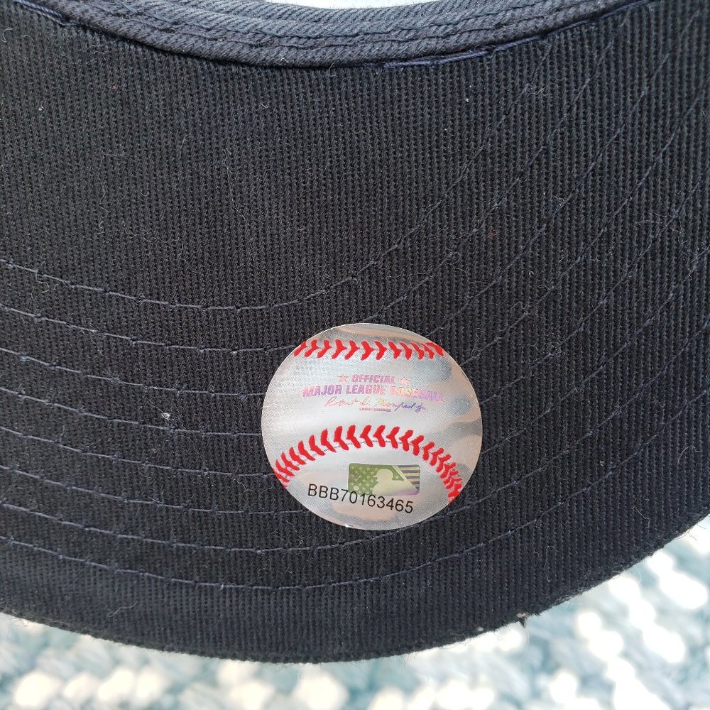 NEW ERA Black Glitter NY Snapback Hat! - Picture 8 of 16